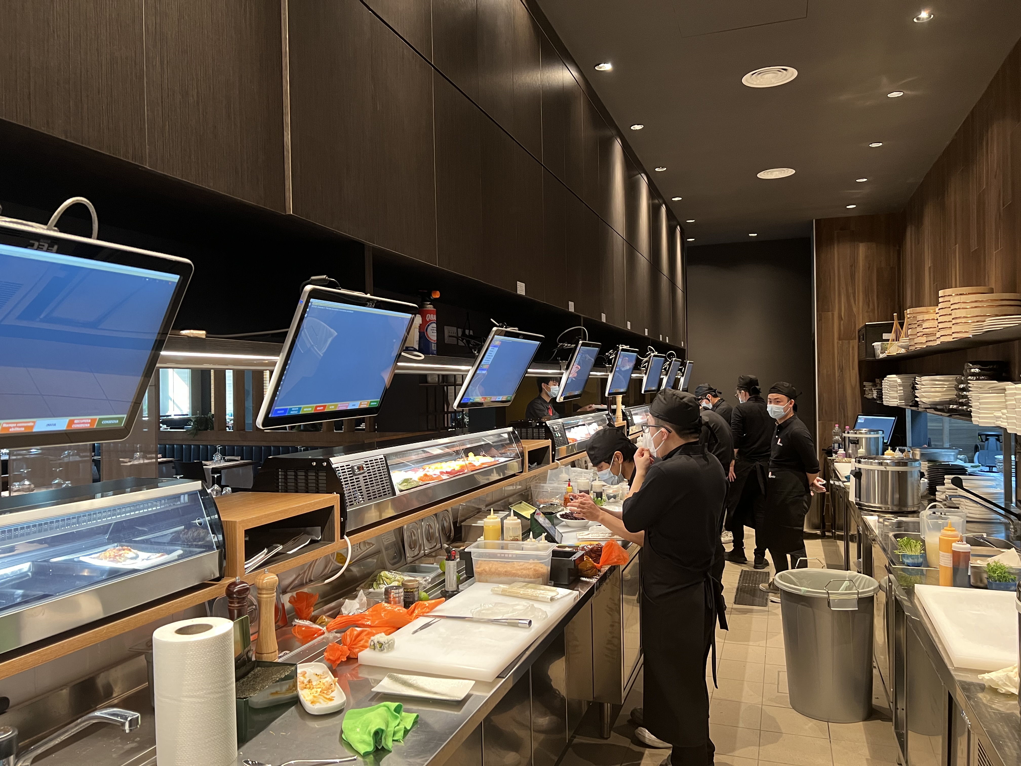 Kitchen Monitor FEC Italia per ottimizzare il flusso operativo di Dinzu